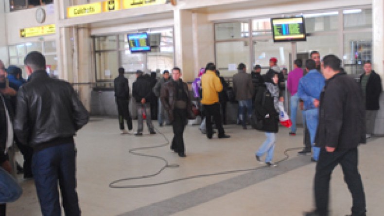 الناقلون الخواص يشلون جزئيا الرحلات البرية بين الولايات