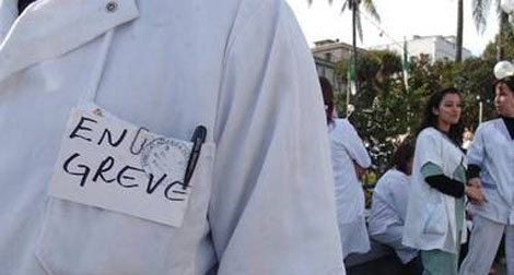 Les blouses blanches renouent avec la contestation