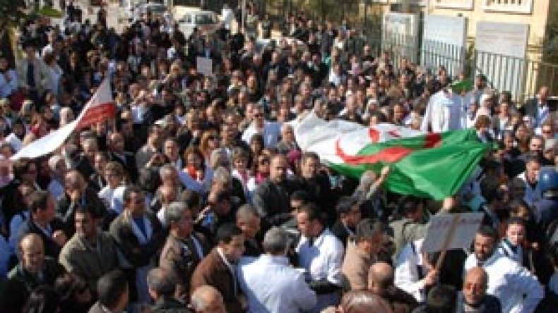 “لوبيات” في الحكومة ضد المسؤولين الراغبين في الإستجابة لمطالب الأطباء