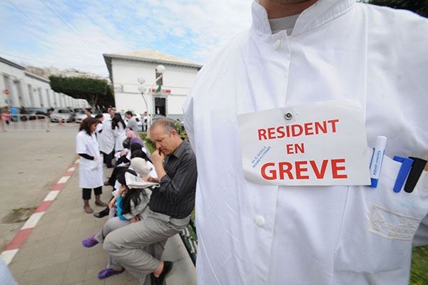 Health practitioners freeze the protest in Ramadan and holidays