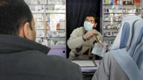 أزمة أقنعة في أوساط المستخدمين والمرضى والزائرون خارج مجال التغطية