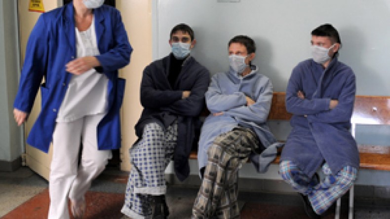 الدولة‭ ‬أنفقت‭ ‬130‭ ‬مليار‭ ‬لاستيراد‭ ‬أقنعة‭ ‬أنفلونزا‭ ‬الخنازير‭!‬