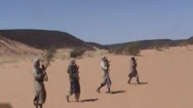 عرّاب الإختطافات يجنّد 100 إرهابي مالي لنجدة “الجماعة السلفية” بالصحراء