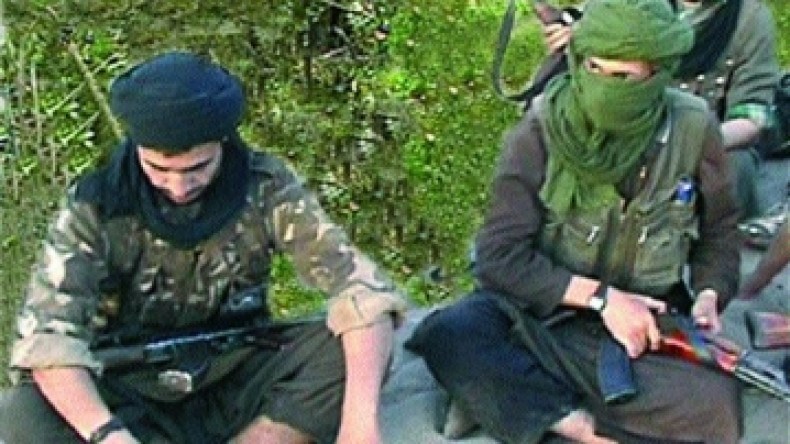 إرهابيون يسلبون عمال جني الفلين هواتفهم وأموالهم