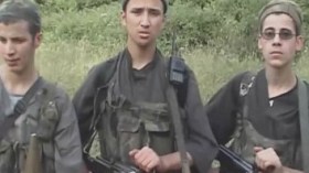 Three terrorists surrender west of Algeria