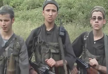 Three terrorists surrender west of Algeria