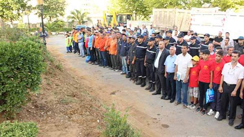 رفع أزيد من 1000 طن من النفايات بعاصمة التيطري