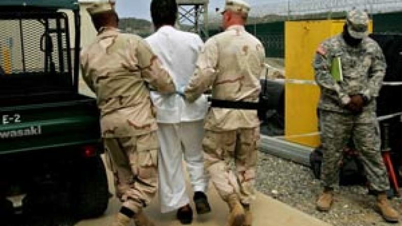 قرار الإفراج عن 5 جزائريين من غوانتنامو يفجر خلافا بين العدالة الأمريكية والبيت الأبيض