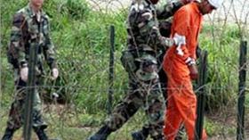 لخضر بومدين يصل الى فرنسا وينقل إلى المستشفى لتلقي العلاج