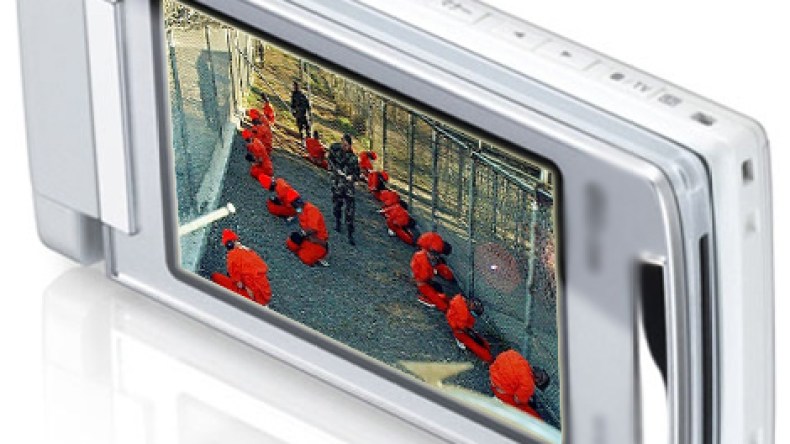 سعودية تطلب الطلاق بعد أن اكتشفت أن اسمها على محمول زوجها هو “غوانتانامو”