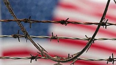 Obama gèle les procédures de Guantanamo