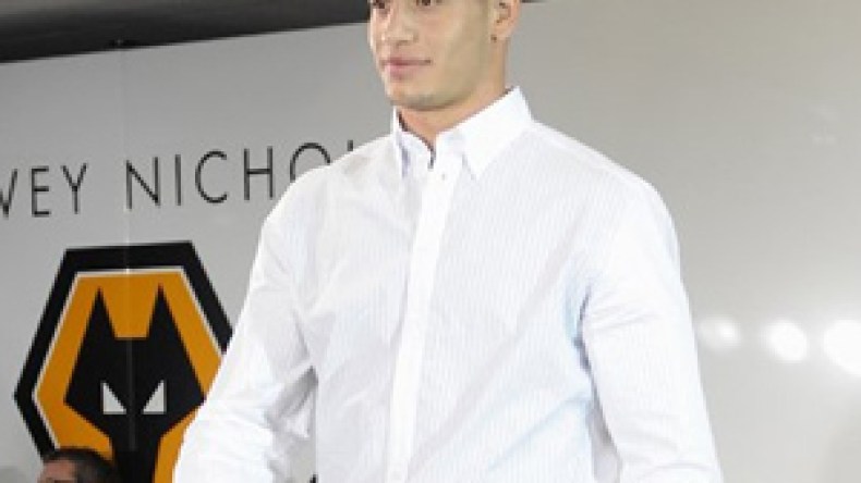 قديورة:  والدي  كان  يشكل  لي  طموحا  للعب  للخضر