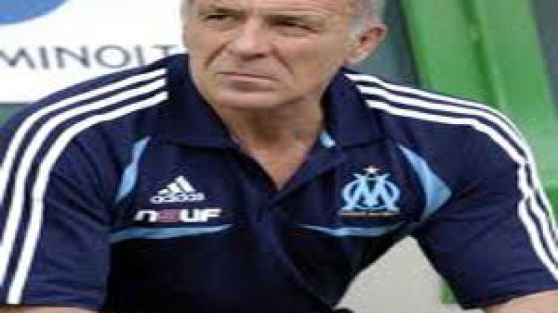 غيرتس يستبعد 6 محترفين من مواجهة الجزائر في مقدمتهم الحمداوي