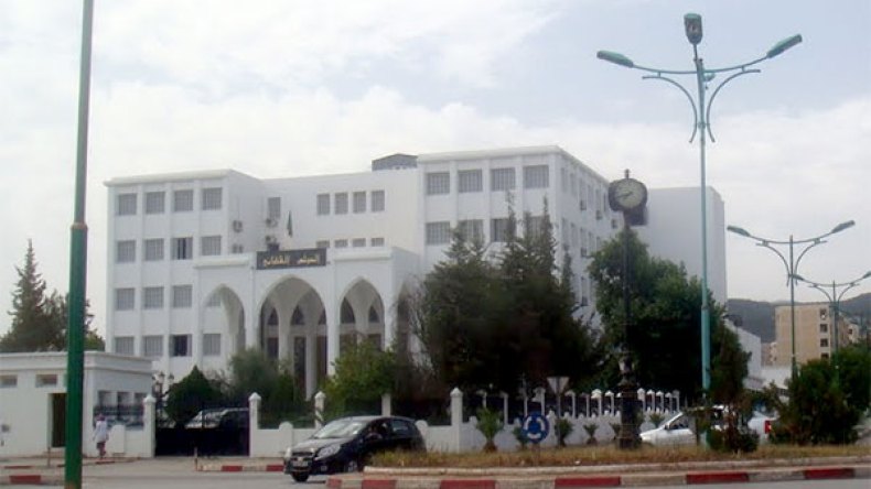 كهل يؤسّس إدارة موازية لبيع تأشيرات “شنغن” والأفلام الخليعة