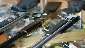 حجز 7 قطع من الأسلحة النارية ألمانية الصنع داخل سيارة