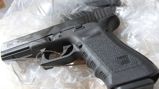 ضبط مسدس بحوزة شيخ في مطار بجاية