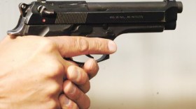 شرطي يطلق النار على شقيقه ويصيبه بجروح خطيرة في البليدة