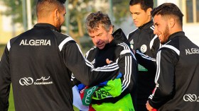 غوركوف يضبط برنامج تربص “قطر” وحصة تدريبية للخضر يوميا