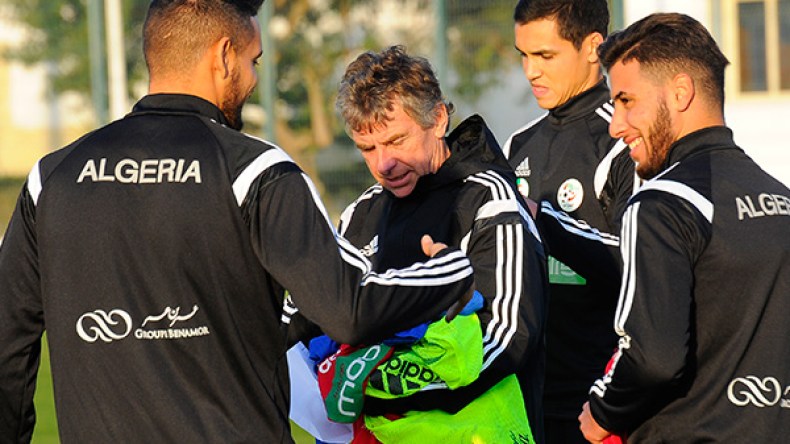 غوركوف يضبط برنامج تربص “قطر” وحصة تدريبية للخضر يوميا