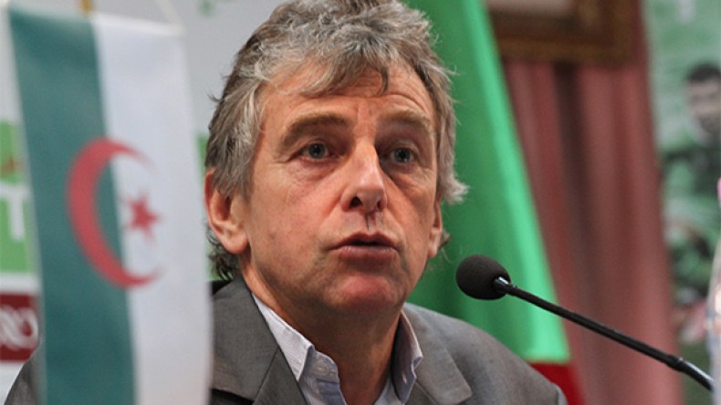 أعد الجزائريين بالقتال للفوز في كل مقابلات “الكان”