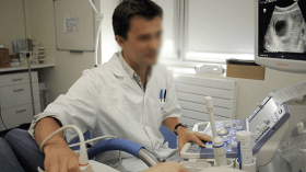 تعويض القابلات بالرجال حرام وسيتسبب في فتنة