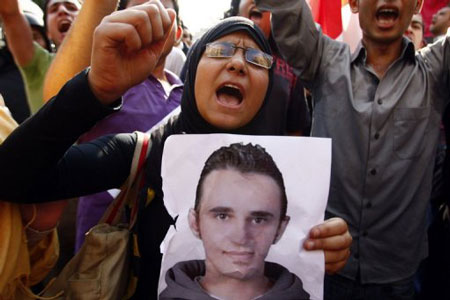 Égypte: 7 ans de prison pour 2 policiers qui avaient battu à mort un jeune en 2010