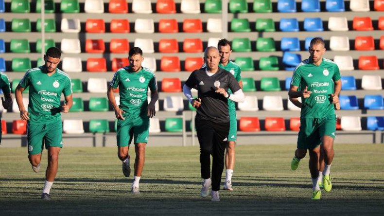 أوّل تدريب لـ “الخضر” فوق أرضية “ثقيلة”