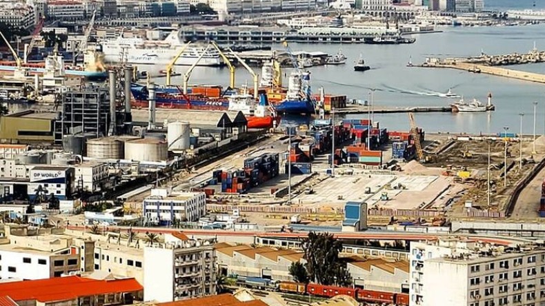 دبلوماسيون جزائريون يعاينون إمكانيات الإنتاج والتصدير