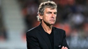 غوركوف يؤكد تلقي دعوة الفاف ويرفض التجديد مع لوريون