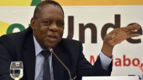 لماذا “يتهرّب” عيسى حياتو من الصحافيين الأفارقة؟