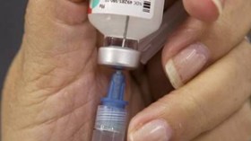 “اللقاح ليس حلا سحريا لمواجهة الوباء والخطر يبقى قائما”