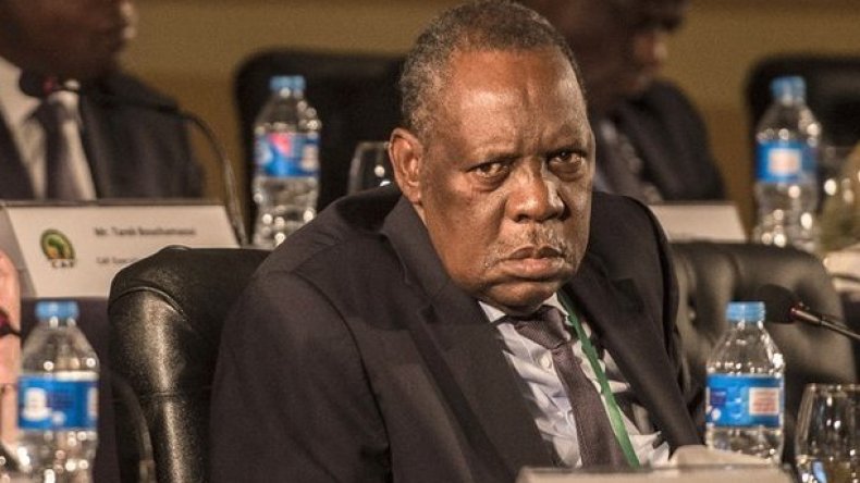 تنظيم “كان” 2017 بالجزائر مرادف لـ ركل حياتو من “الكاف”