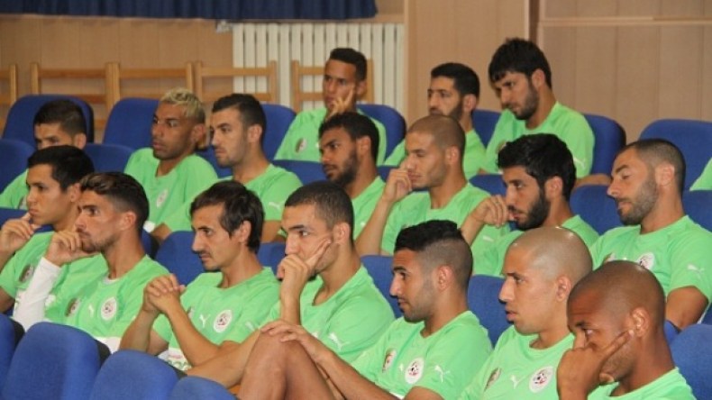 روراوة يخطب ومدحي لحسن يسبح في عالم آخر!؟