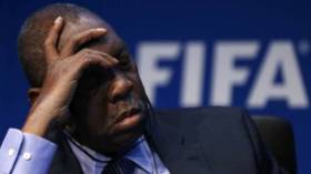 Hayatou s’endort en pleine réunion