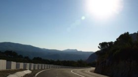 مخابز في جهنم وعمال طرقات مهددون بالموت