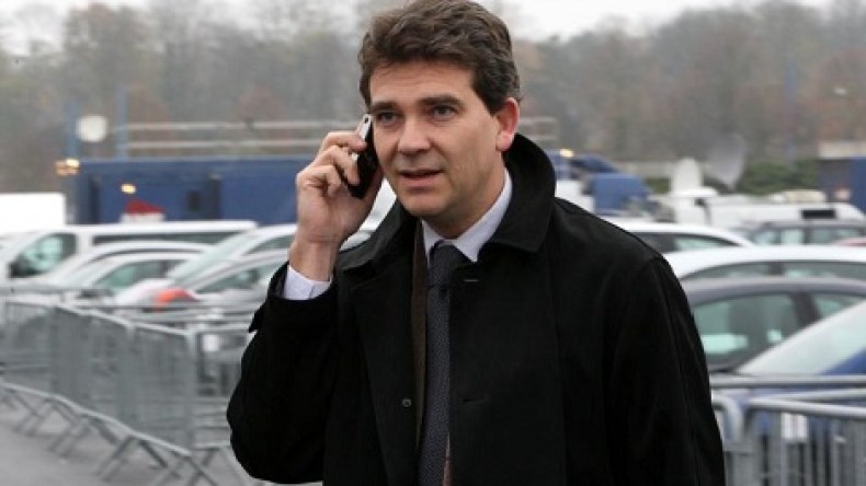 فرنسا مهتمة بسوق الهاتف النقال والألياف البصرية في الجزائر