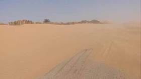 الرمال تدفن قرية فقارة العرب بعين صالح لليوم الرابع