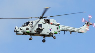 Les “Russes” pour fabriquer des voitures et hélicoptères en Algérie!