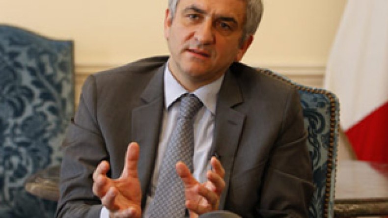 وزير الدفاع الفرنسي: التعويض سيكون نقدا وحسب حجم الضرر