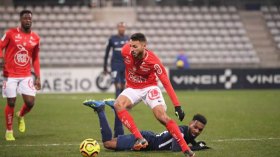 نقابة لاعبي فرنسا تُطالب بِإلغاء الموسم الحالي