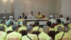 صدمنا بمشهد “موتى واقفين”.. وحجاجنا هم الأكبر سنا