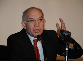 Projet de loi sur l’information : le journaliste n'arrive à la source de l’information