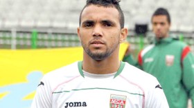 حشود يتوج بـ “أوسكار” أحسن لاعب جزائري