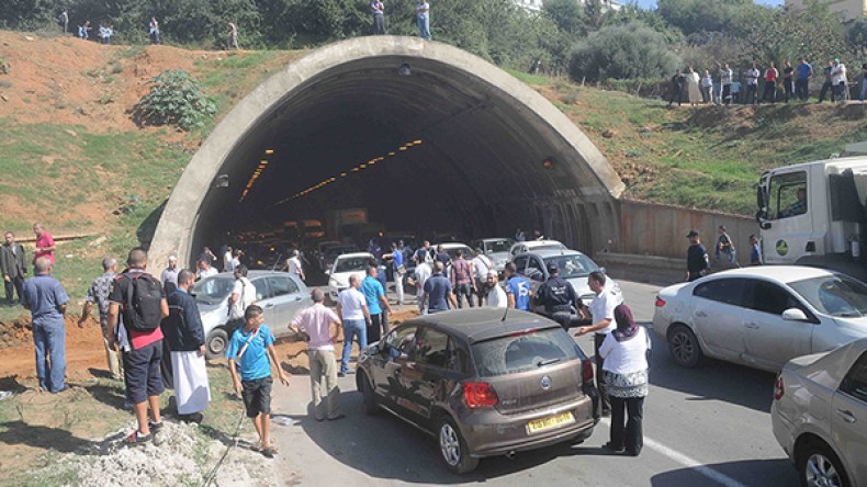 قطع الإنترنت والماء والطرقات في عز الحملة الإنتخابية