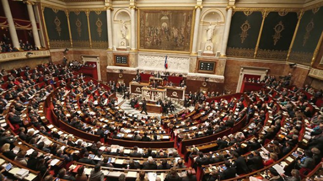 مجانية علاج الجزائريين محدودي الدخل وغير المؤمنين “تفجر” البرلمان الفرنسي