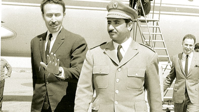 بومدين شرّد والي تيارت بسبب المشاركة في جنازة قايد أحمد!