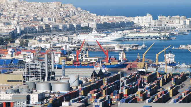 تورط 3 شركات أجنبية للشحن البحري في تهريب العملة الصعبة