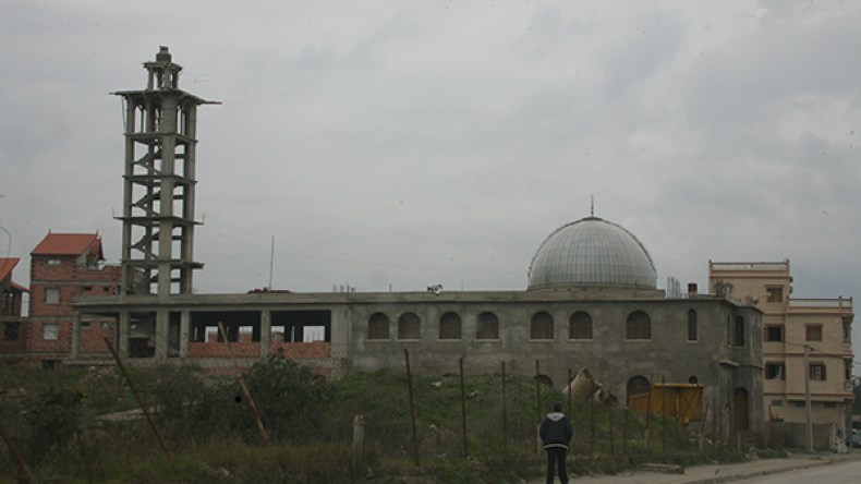 شروط تعجيزية لبناء المساجد!