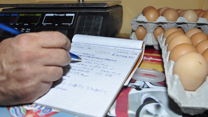 “الكريدي” يجرجر الجزائريين في المحاكم والسجون