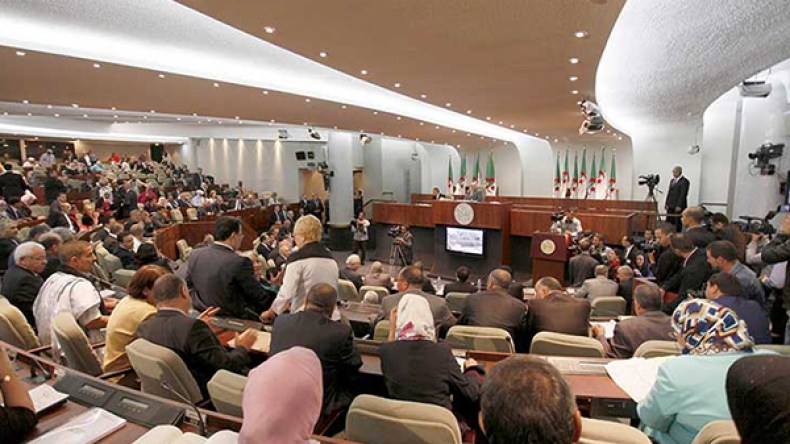 رفع التجميد عن 2000 مشروع يفتح “شهية” النواب والمنتخبين المحلين!